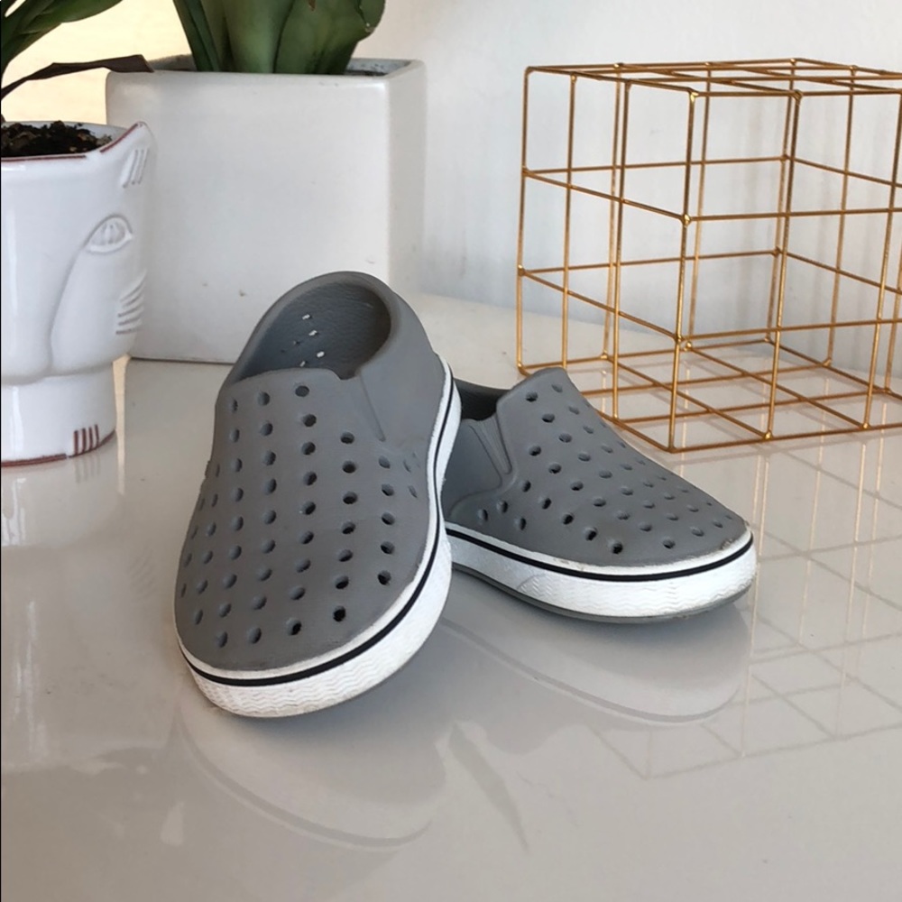 Native Jefferson Waterproof Slip-on sneakers